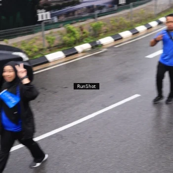 Runner Photo 7943808