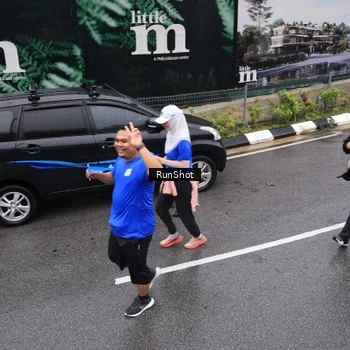 Runner Photo 7943811