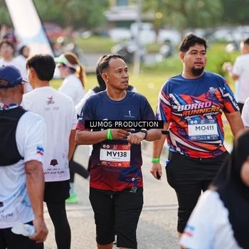 Runner Photo 7943842