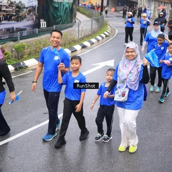 Runner Photo 7943874