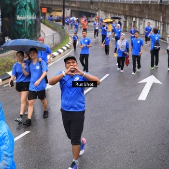Runner Photo 7943892