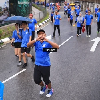 Runner Photo 7943894