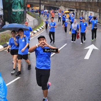 Runner Photo 7943895