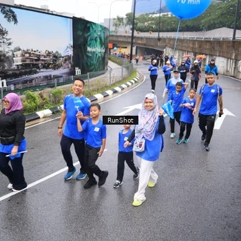 Runner Photo 7943897