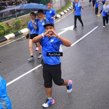 Runner Photo 7943899