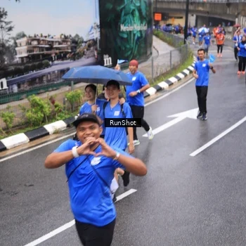 Runner Photo 7943901