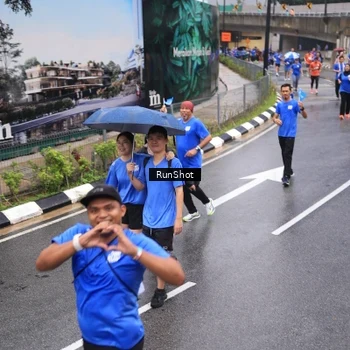 Runner Photo 7943903
