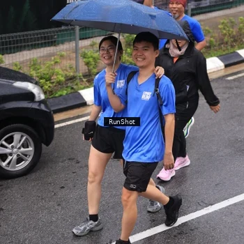 Runner Photo 7943913
