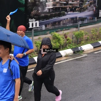 Runner Photo 7943925