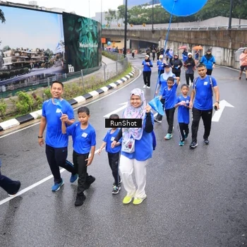 Runner Photo 7943931