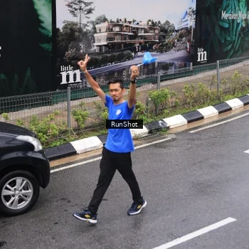 Runner Photo 7943952