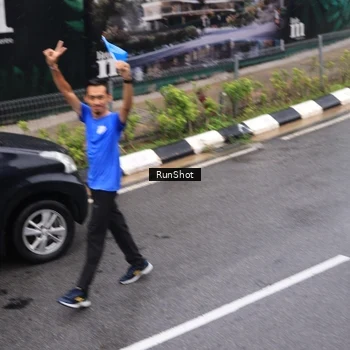Runner Photo 7943956