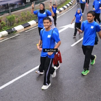 Runner Photo 7943970