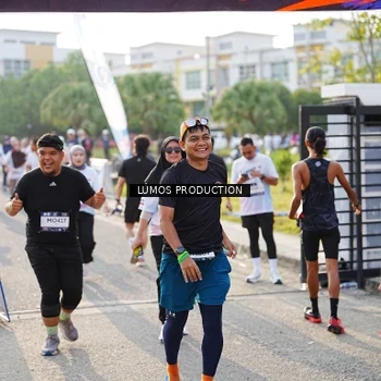 Runner Photo 7943981