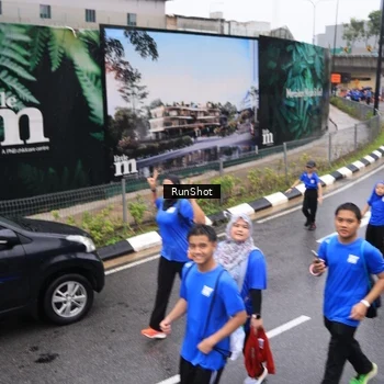 Runner Photo 7943992