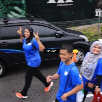 Runner Photo 7944023