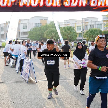 Runner Photo 7944033
