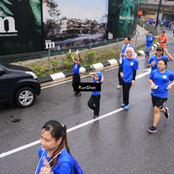 Runner Photo 7944055