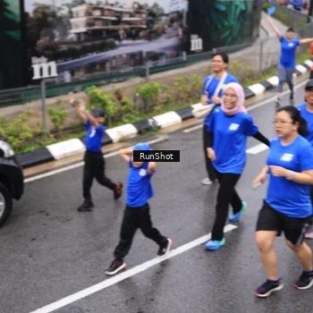 Runner Photo 7944062