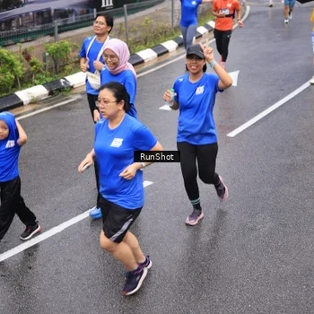 Runner Photo 7944071