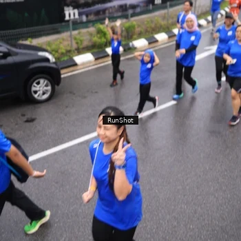 Runner Photo 7944075
