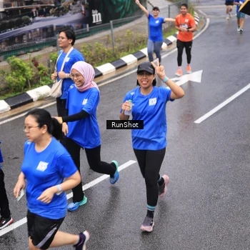Runner Photo 7944079