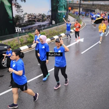 Runner Photo 7944086