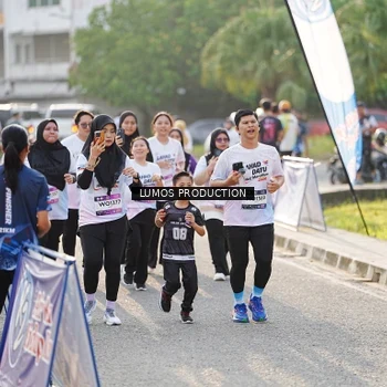 Runner Photo 7944088