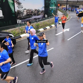 Runner Photo 7944093