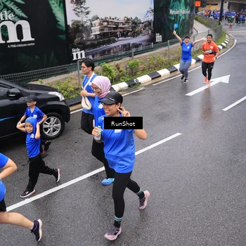 Runner Photo 7944097