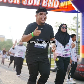 Runner Photo 7944100