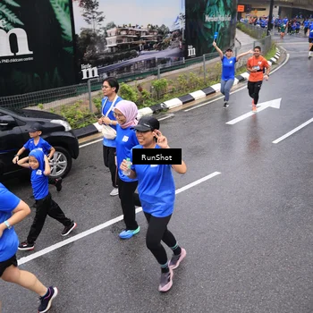 Runner Photo 7944104