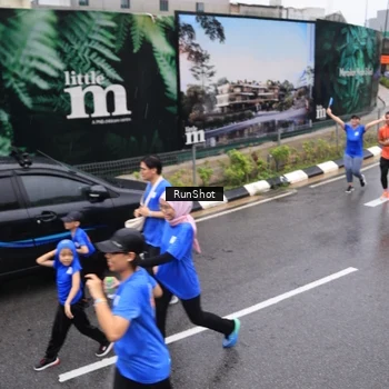 Runner Photo 7944106