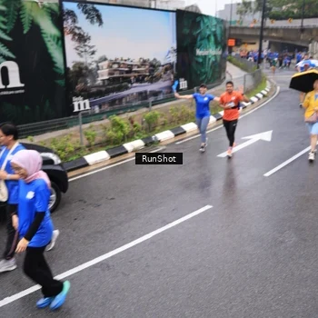 Runner Photo 7944112