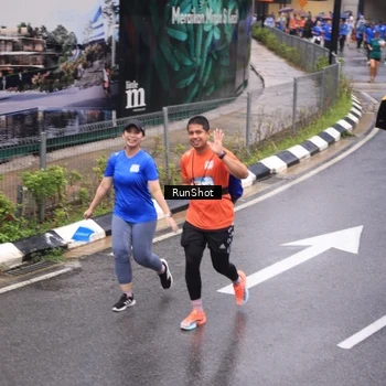 Runner Photo 7944116