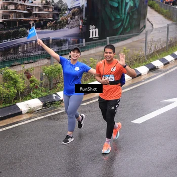 Runner Photo 7944124