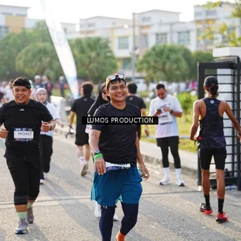 Runner Photo 7944136