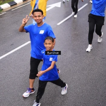 Runner Photo 7944172