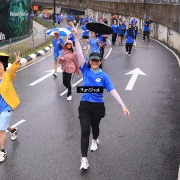 Runner Photo 7944200