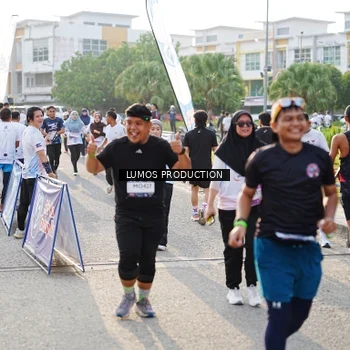 Runner Photo 7944211