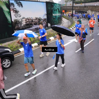 Runner Photo 7944264