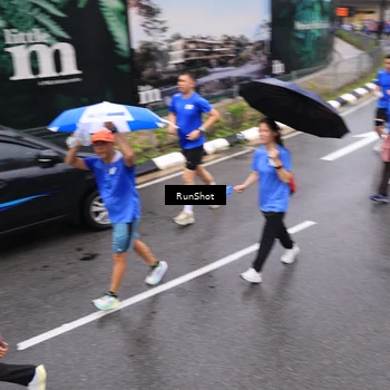 Runner Photo 7944272