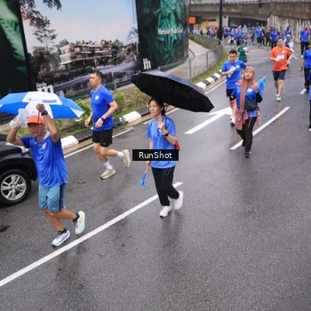 Runner Photo 7944274