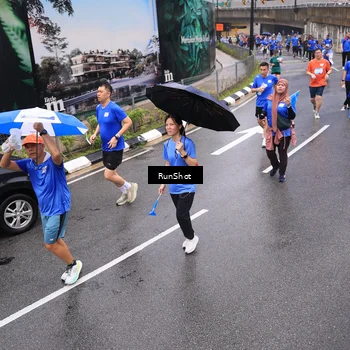 Runner Photo 7944276