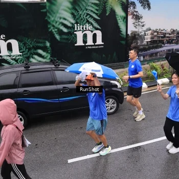Runner Photo 7944283
