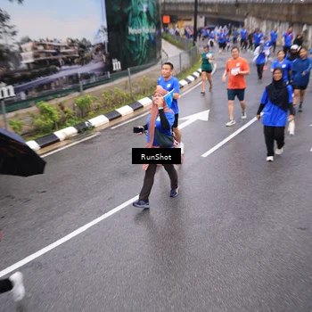 Runner Photo 7944299