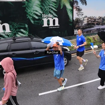 Runner Photo 7944303