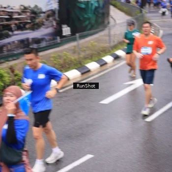 Runner Photo 7944323