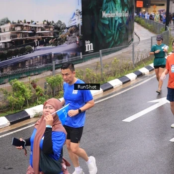 Runner Photo 7944324