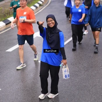 Runner Photo 7944343